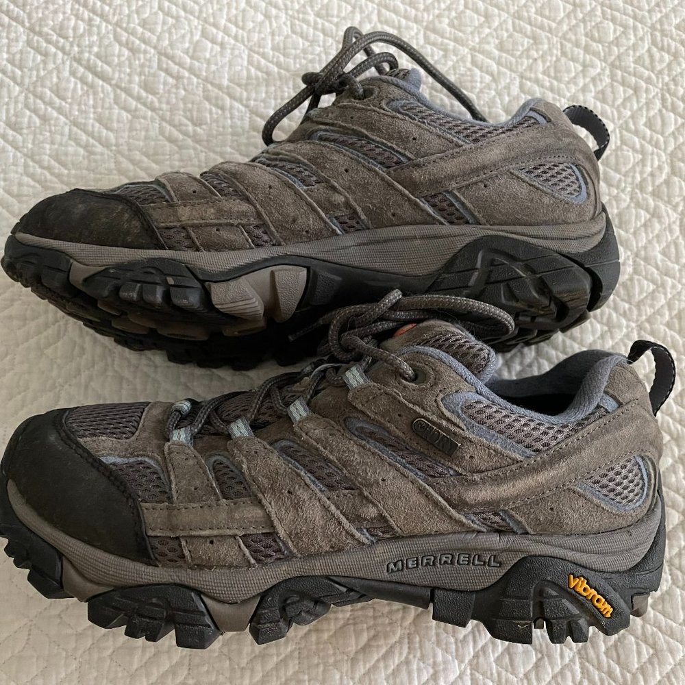 Merrell Moab 2 Women's Hiking Shoe Size 8.5